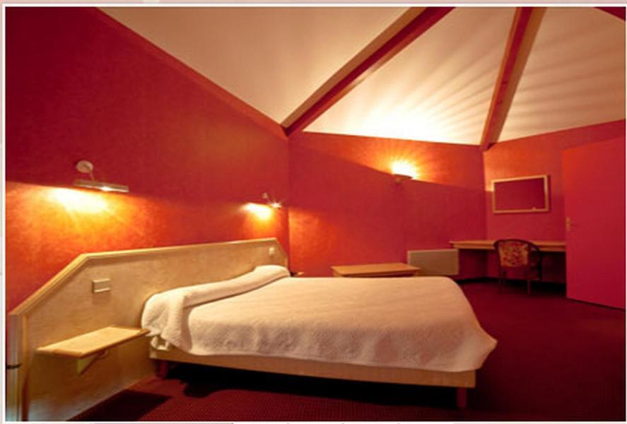 Logis Hotels - Hotel Restaurant L Enclos Donneville Camera foto