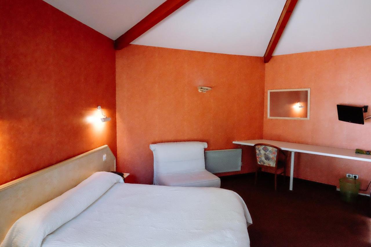 Logis Hotels - Hotel Restaurant L Enclos Donneville Esterno foto