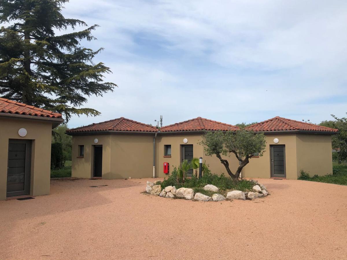 Logis Hotels - Hotel Restaurant L Enclos Donneville Esterno foto
